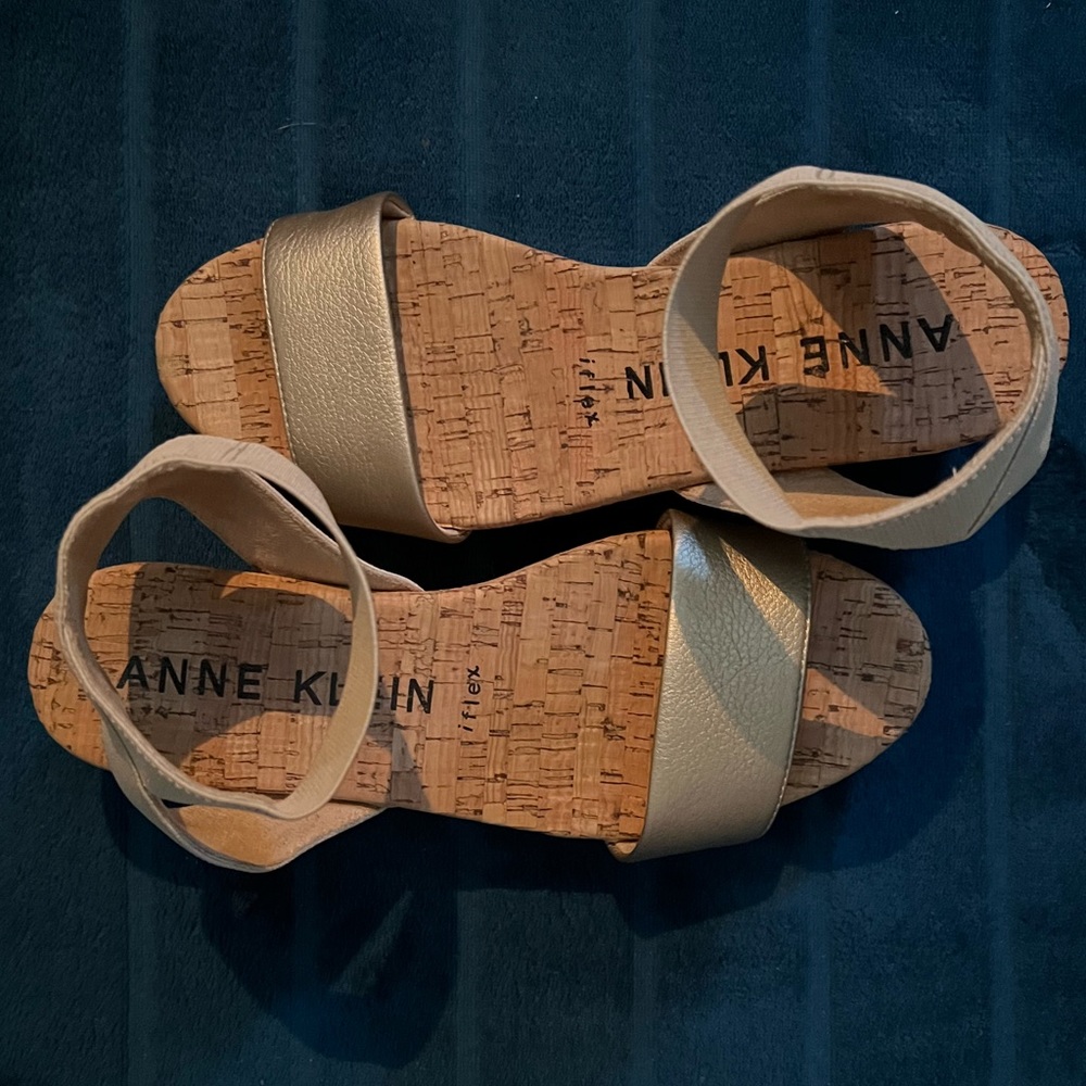Anne Klein Nori iFlex Metallic Wedges